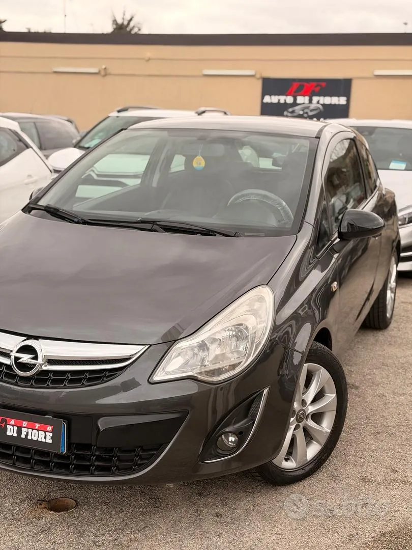 Opel Corsa 2012 photo 2