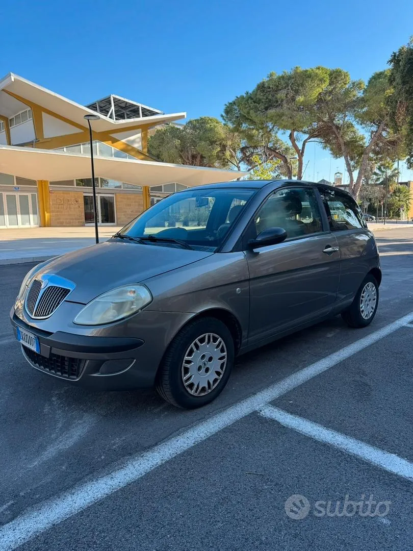 Lancia Ypsilon