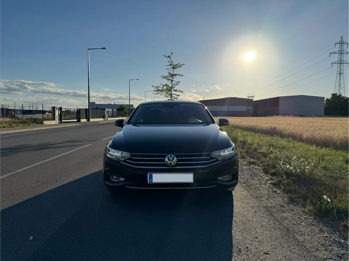 Volkswagen Passat 2020 photo 2