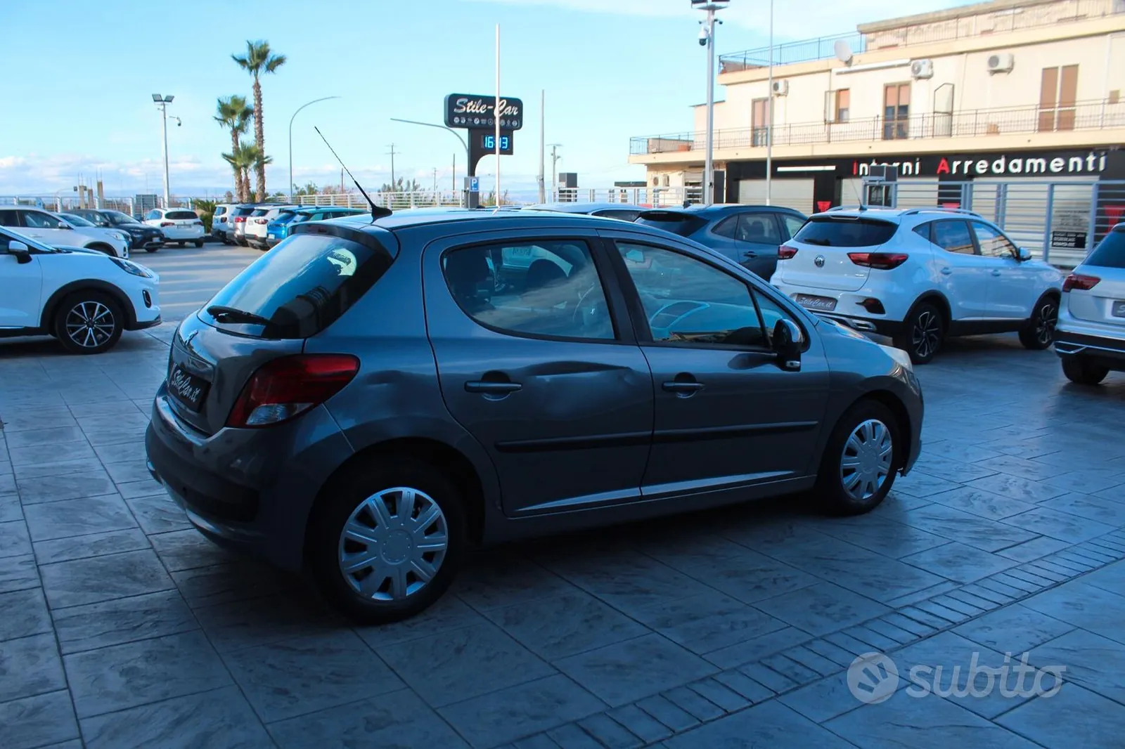 Peugeot 207 2010 photo 2
