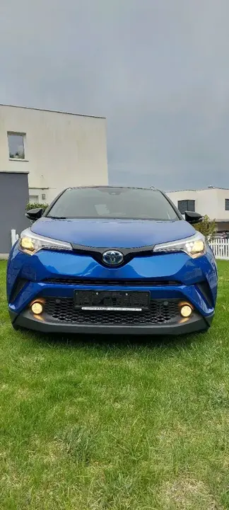 Toyota C-Hr 2018 photo 2