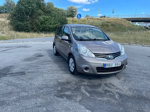 Nissan Note 2012 photo 2