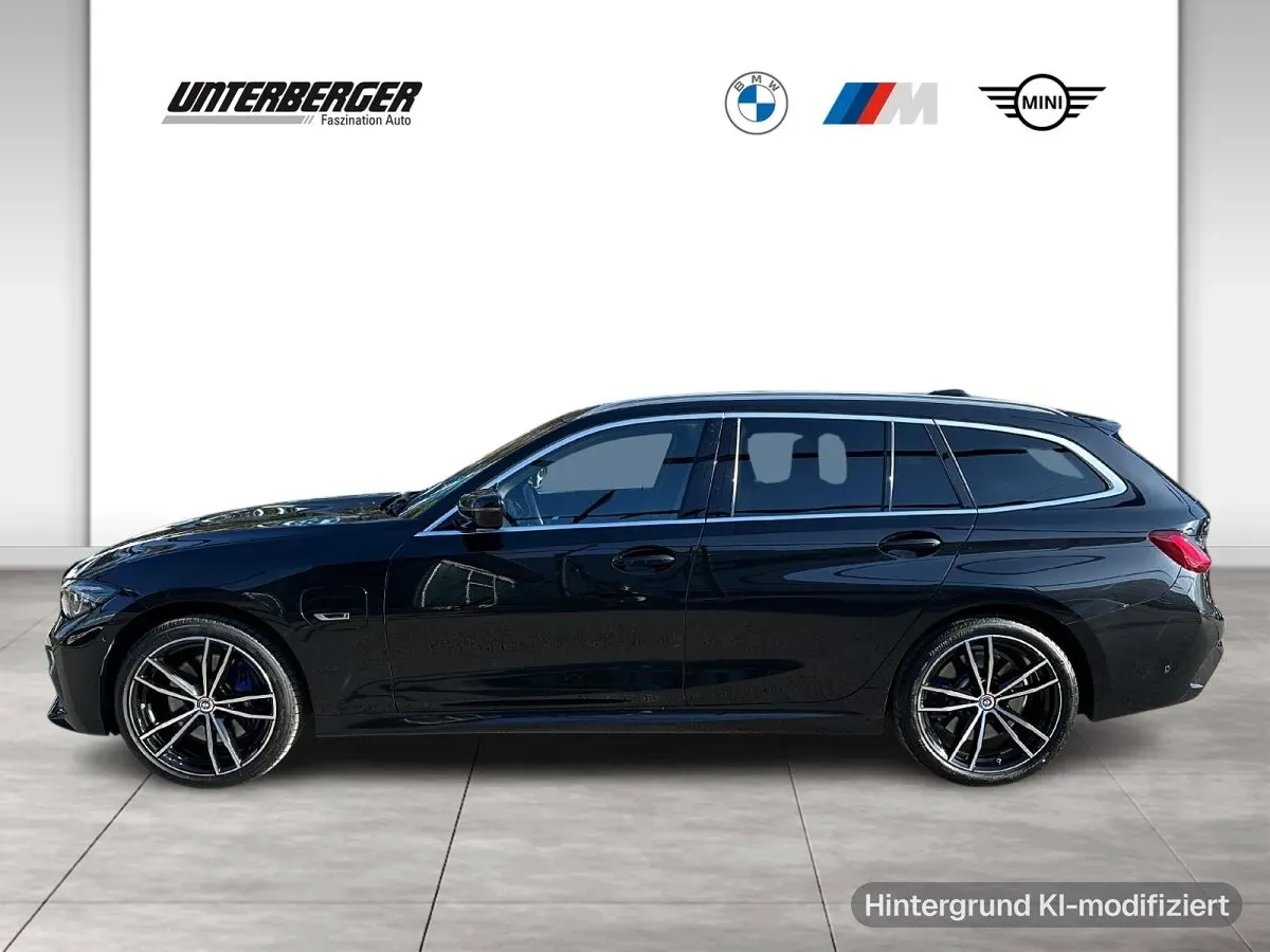 BMW 3 Series 2024 photo 3