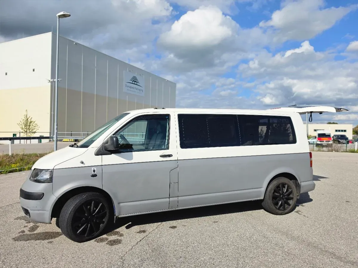 Volkswagen T5 2007 photo 2