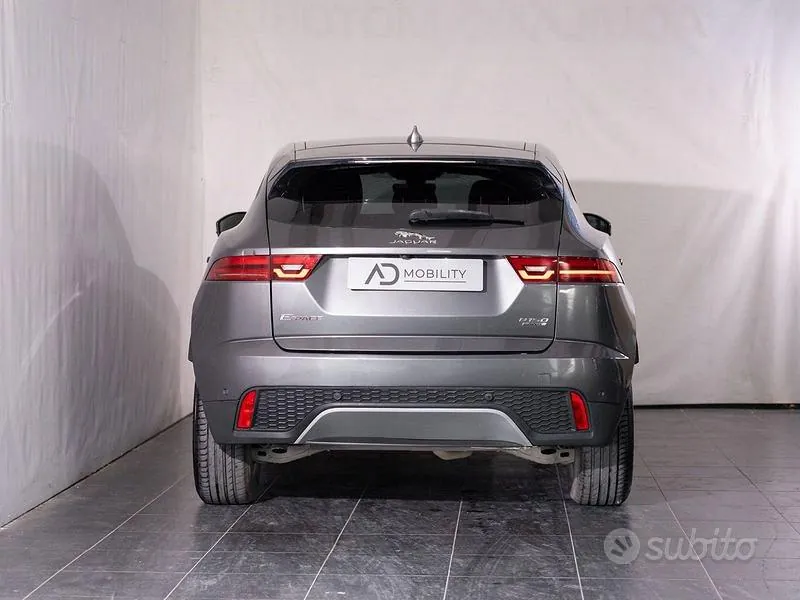 Jaguar E-Pace 2018 photo 3