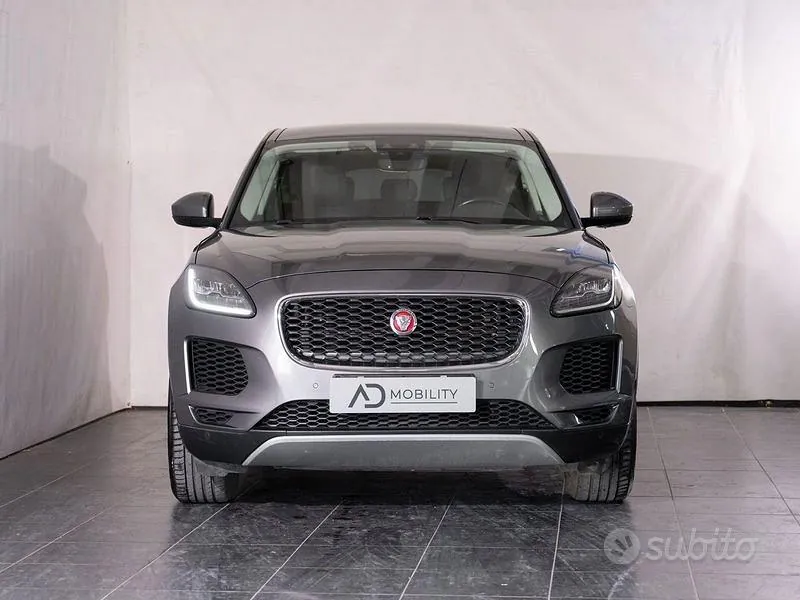 Jaguar E-Pace 2018 photo 4