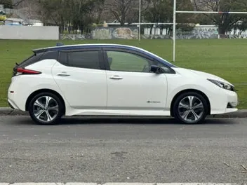 Nissan Leaf 2021 photo 3