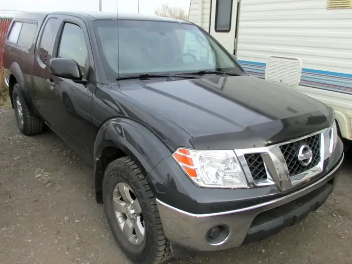 Nissan Frontier 2010 photo 3