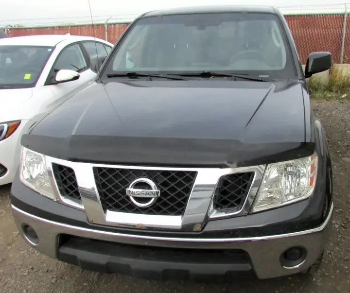 Nissan Frontier 2010 photo 2