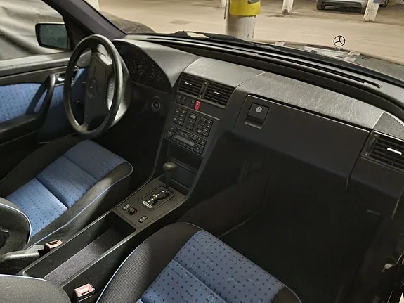 Mercedes-Benz C180 1994 photo 4