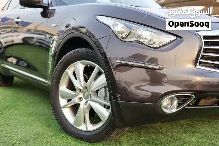 Infiniti Q70 2016 photo 2