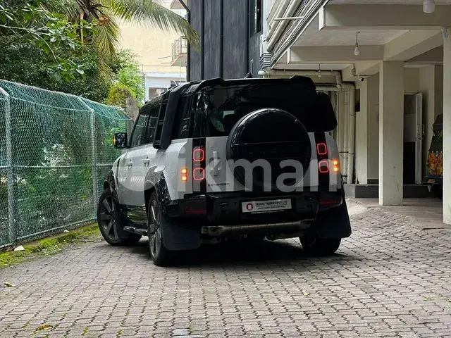 Land Rover Defender 2026 photo 3