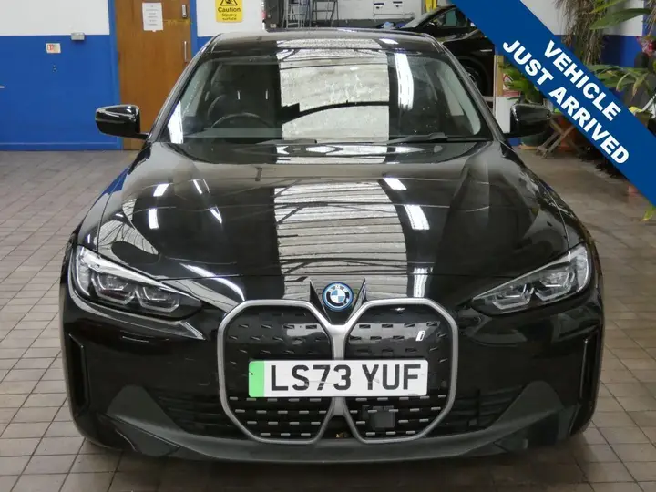 BMW I4 2023 photo 2