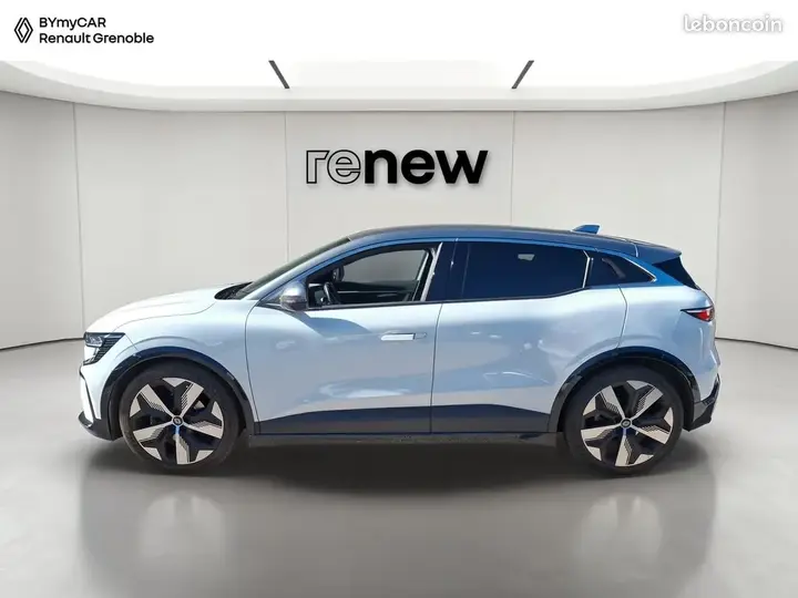 Renault Megane 2023 photo 2