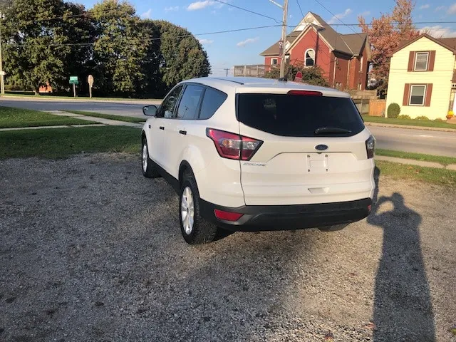 Ford Escape 2018 photo 2