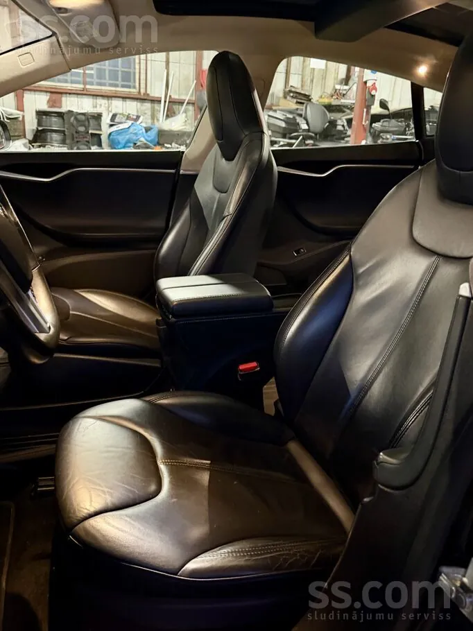 Tesla Model S 2015 photo 3