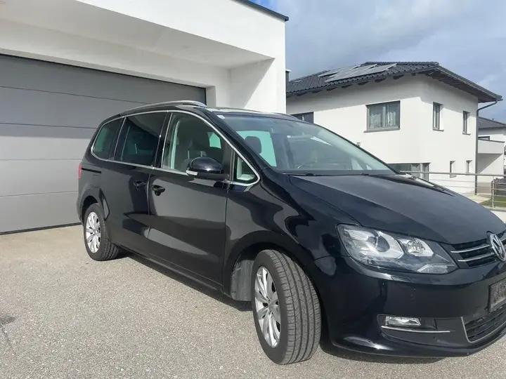 Volkswagen Sharan 2012 photo 2