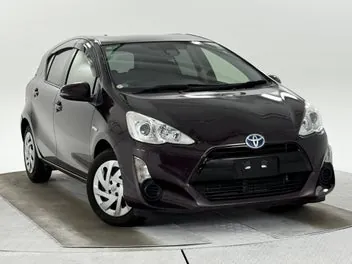 Toyota Aqua 2017 photo 2