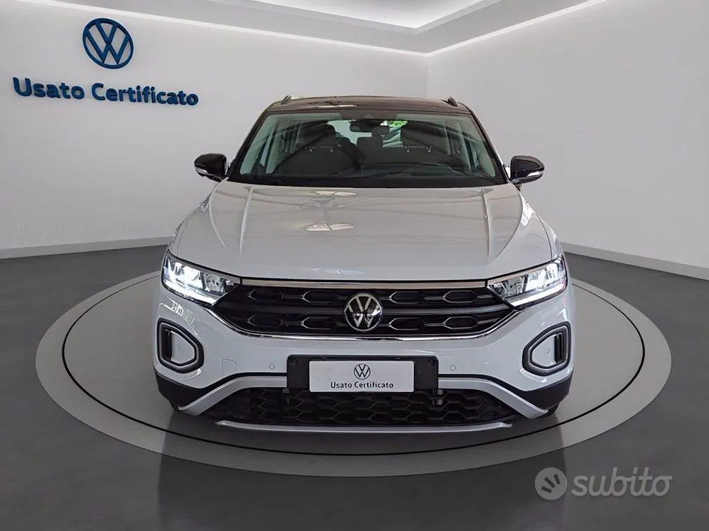Volkswagen T-Roc 2023 photo 2
