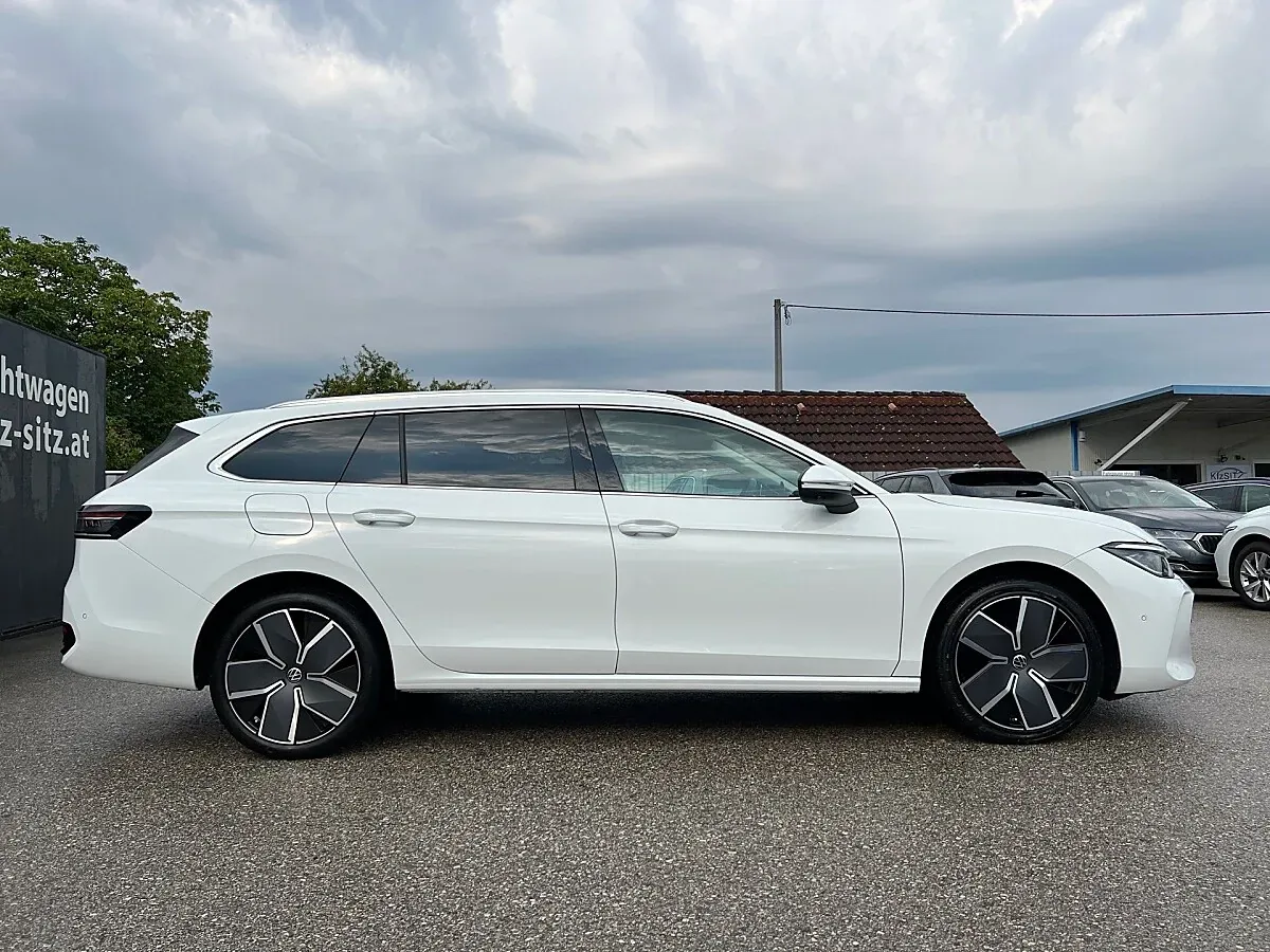 Volkswagen Passat 2024 photo 2