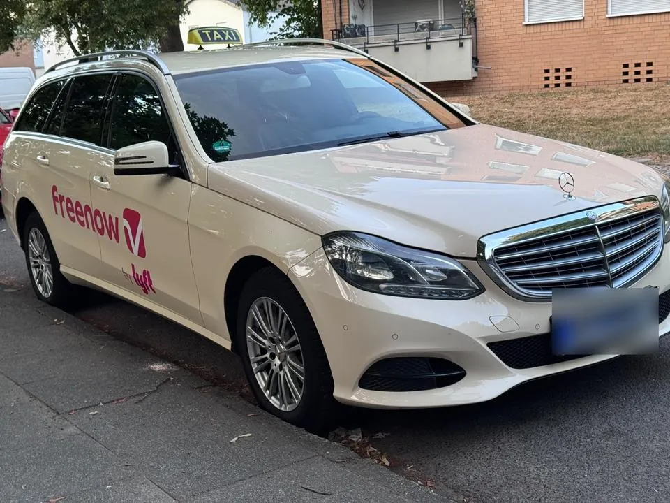 Mercedes-Benz E 200 Bluetec