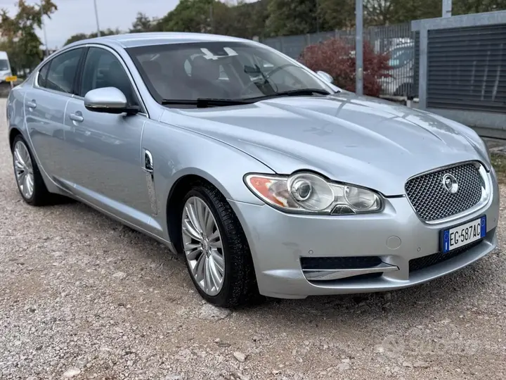 Jaguar Xf 2010 photo 4