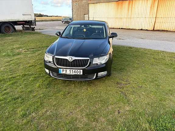 Skoda Superb 2009 photo 5