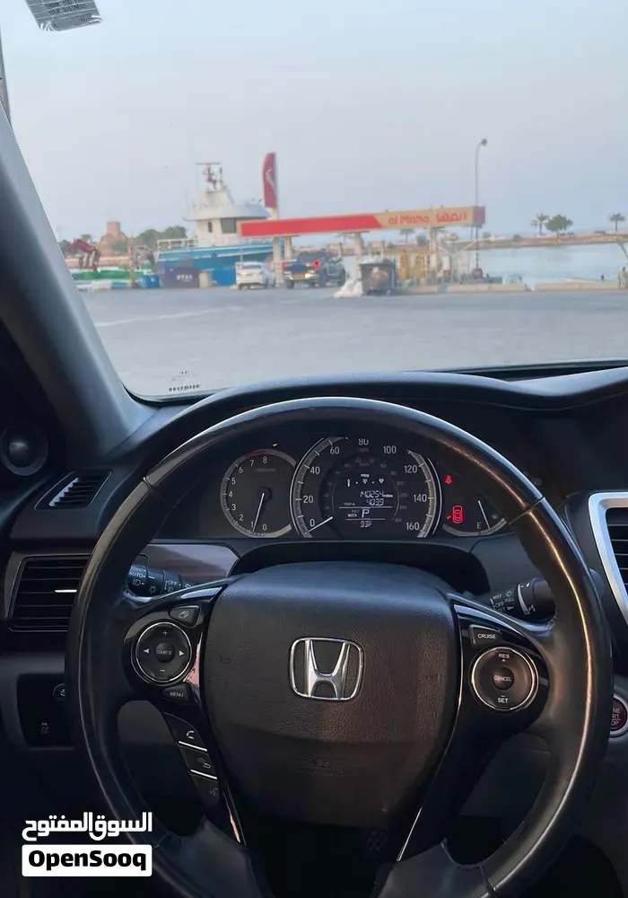 Honda Accord 2017 photo 2
