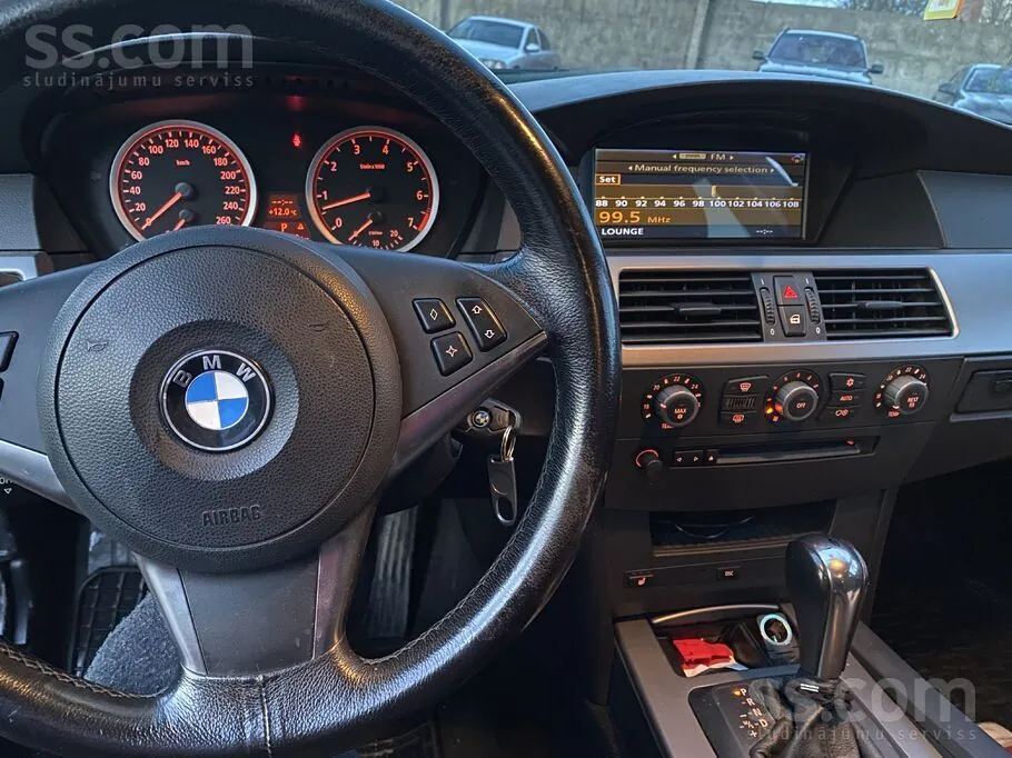 BMW 525 2004 photo 2