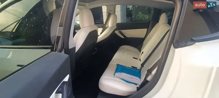 Tesla Model Y 2022 photo 5