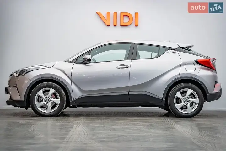 Toyota C-Hr 2018 photo 3