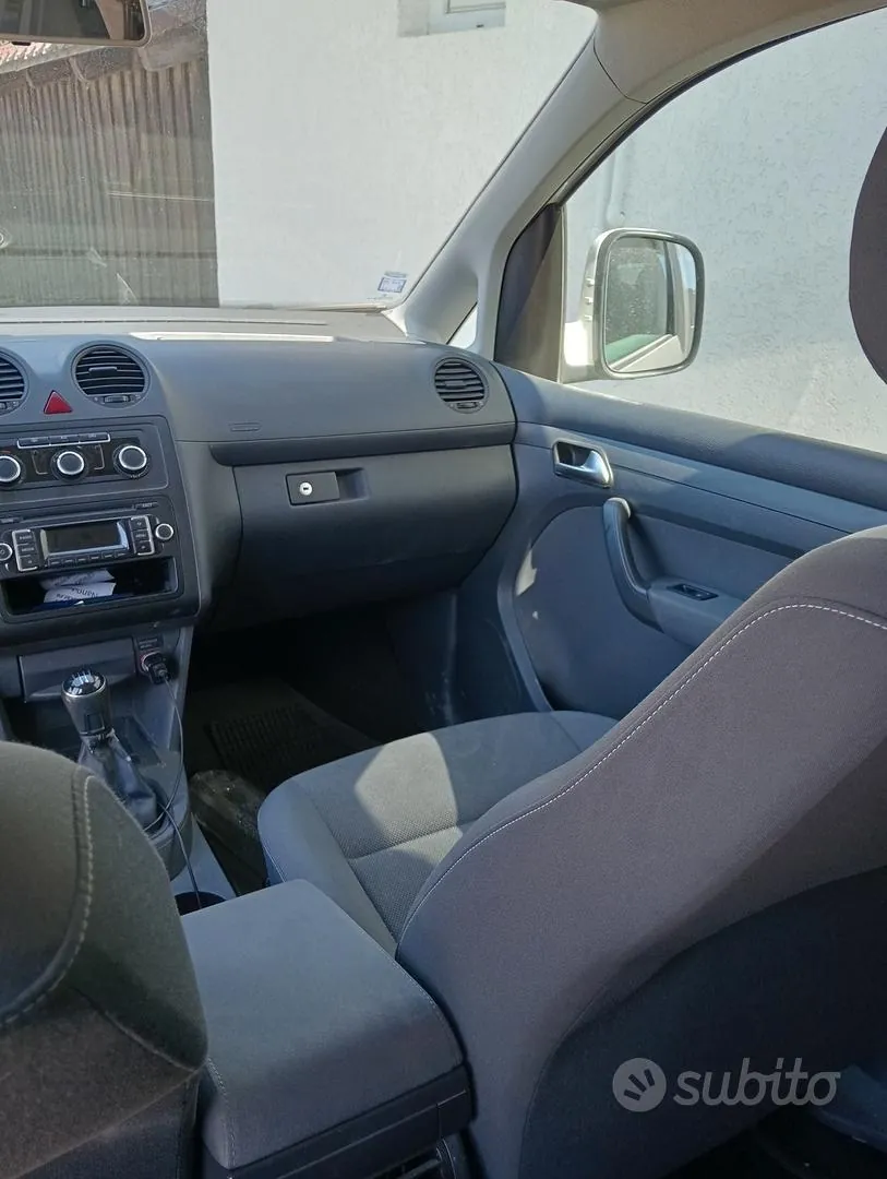 Volkswagen Caddy 2013 photo 2