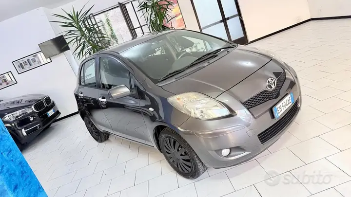 Toyota Yaris 2011 photo 4