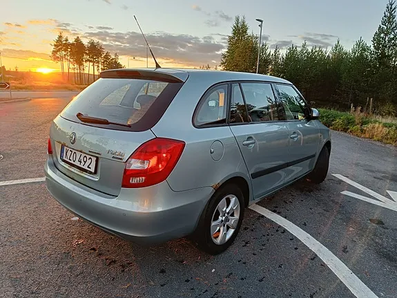 Skoda Fabia 2011 photo 5