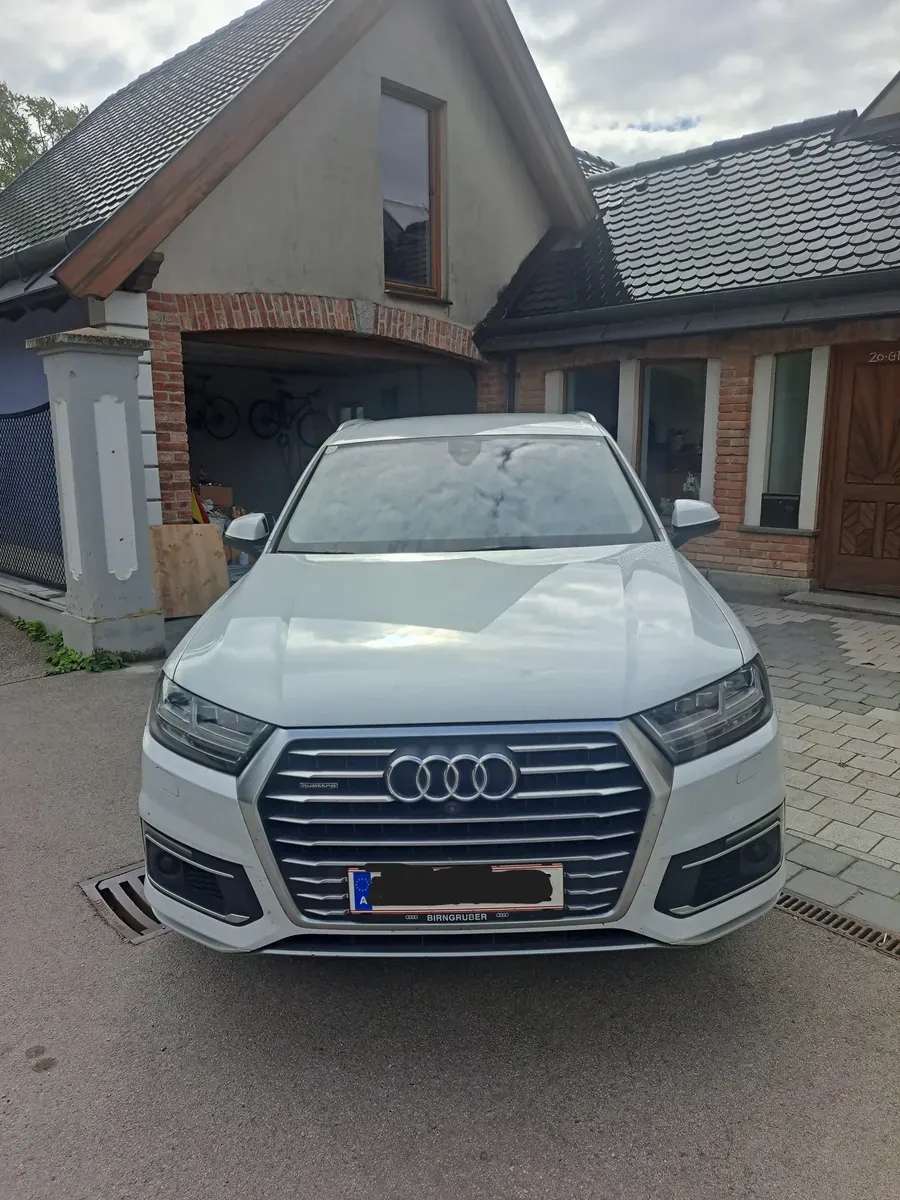 Audi Q7 2016 photo 2