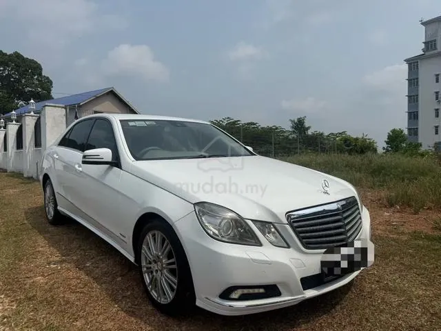 Mercedes-Benz E200