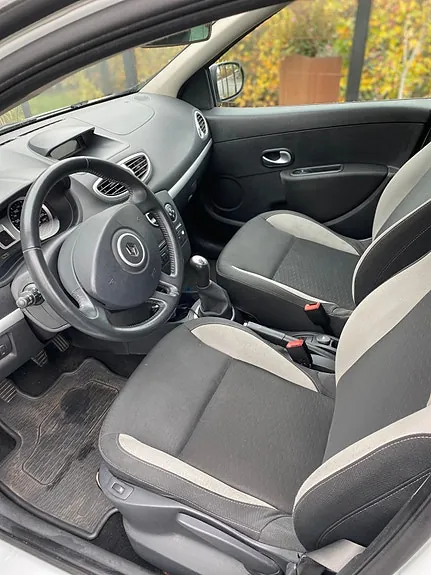 Renault Clio 2011 photo 3