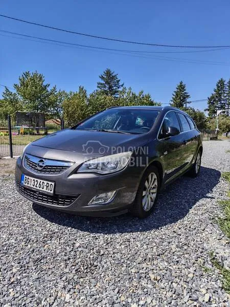 Opel Astra J