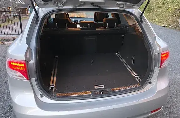 Toyota Avensis 2011 photo 5