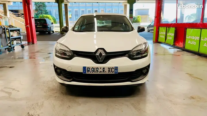 Renault Megane 2014 photo 2