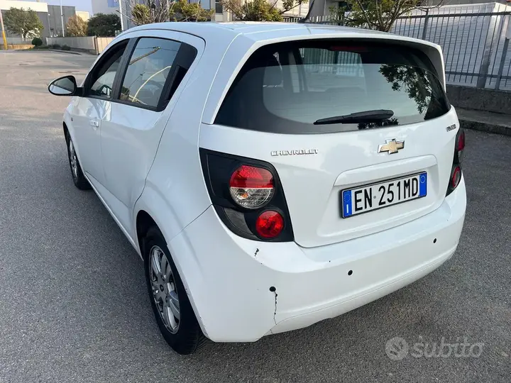 Chevrolet Aveo 2012 photo 5