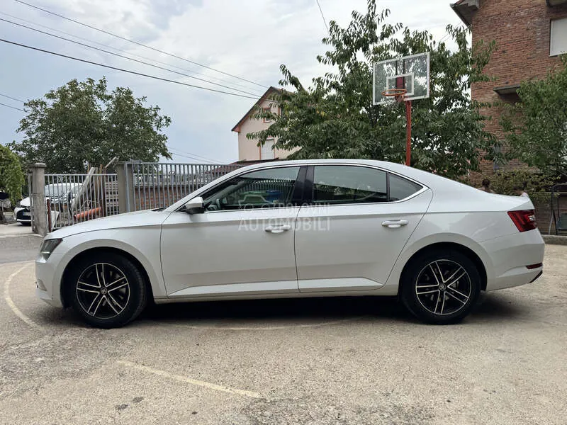Skoda Superb 2016 photo 3
