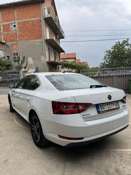 Skoda Superb 2016 photo 4
