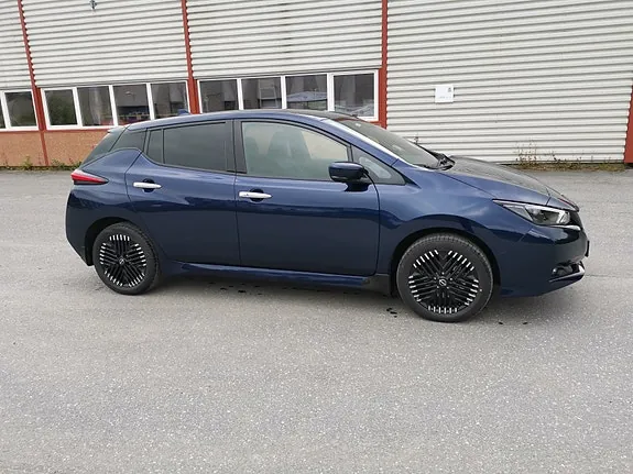 Nissan Leaf 2023 photo 2