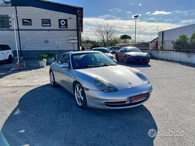 Porsche Carrera 4 1999 photo 2