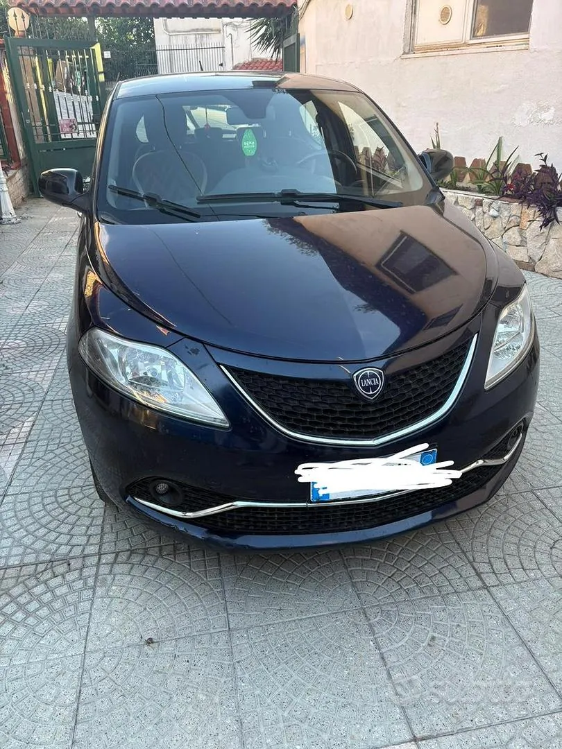 Lancia Ypsilon