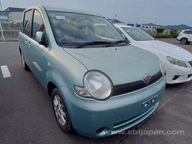Toyota Sienta X