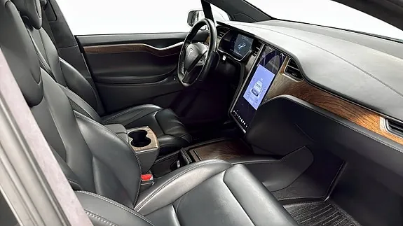 Tesla Model X 2020 photo 3