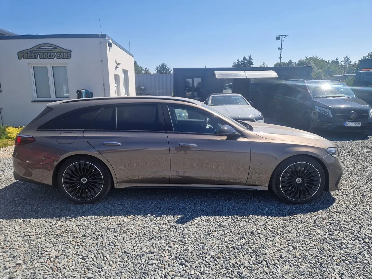 Mercedes-Benz E300 2025 photo 4