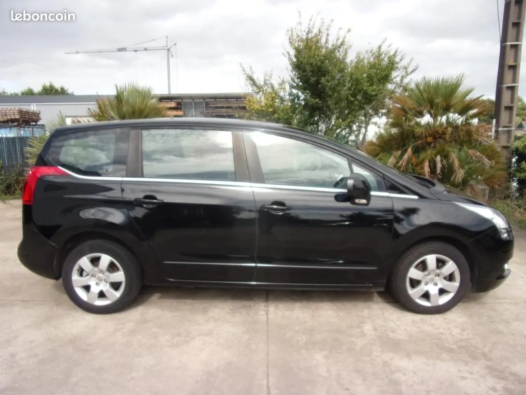 Peugeot 5008 2011 photo 5